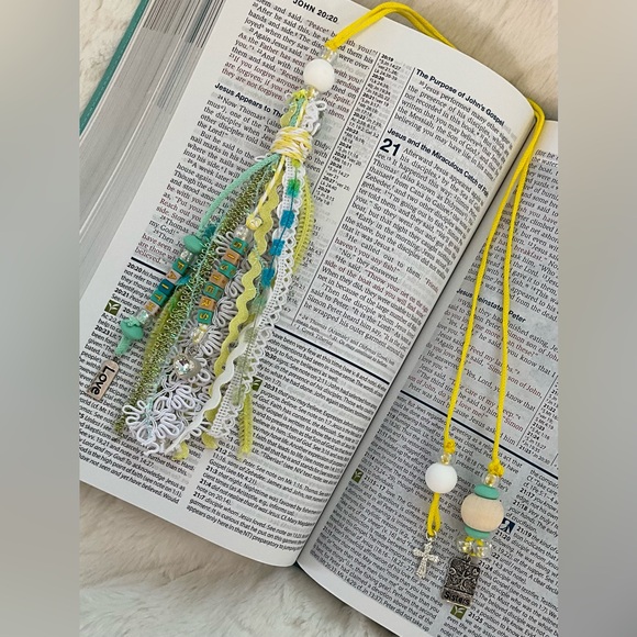 FAITH SISTER CREATIONS HANDMADE TASSEL BIBLE BOOKMARKS UP TO 12” PAGE LENGTH - Picture 1 of 10